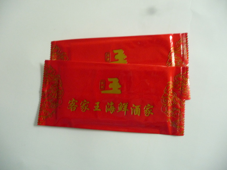 濕紙巾廠(chǎng)家訂做批發(fā)供應(yīng)優(yōu)質(zhì)單片一次性濕紙巾（可印制logo）