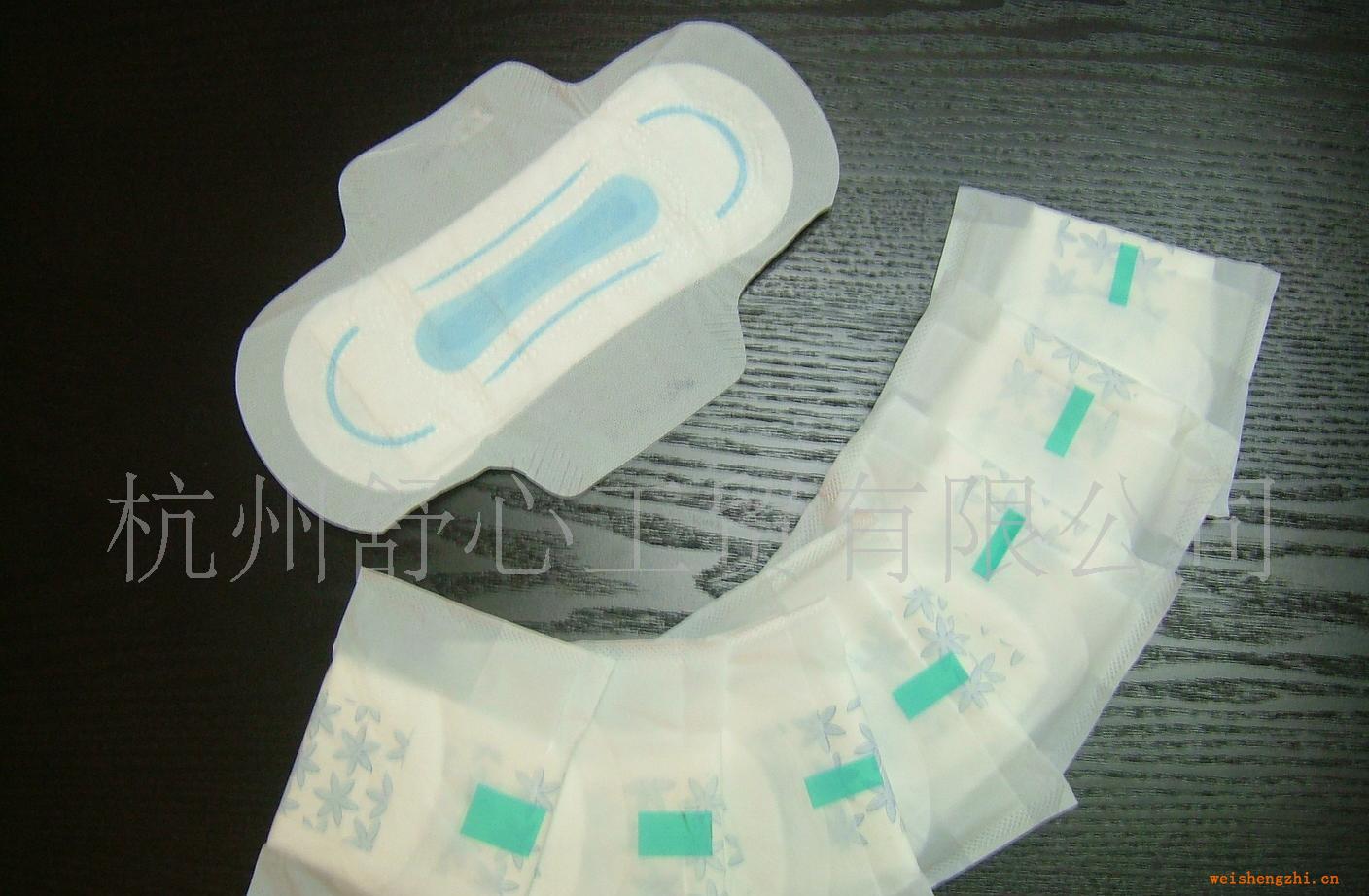 提供各種型號(hào)出口衛(wèi)生巾加工