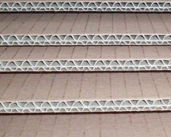 紙價(jià)暴漲 一個(gè)月翻倍 下游快揭不開(kāi)鍋