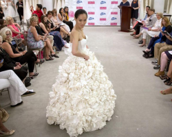 衛(wèi)生紙婚紗