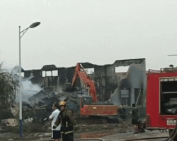 又雙叒一家公司著火，并殃及隔壁公司?。。? onerror=