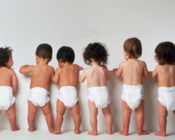 寶媽注意！夜里要不要換紙尿褲？主要是看這兩點(diǎn)~