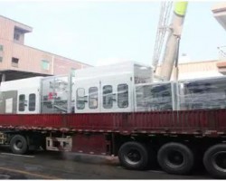 廣東貝禧第二臺全新大環(huán)腰紙尿褲生產(chǎn)設(shè)備到廠